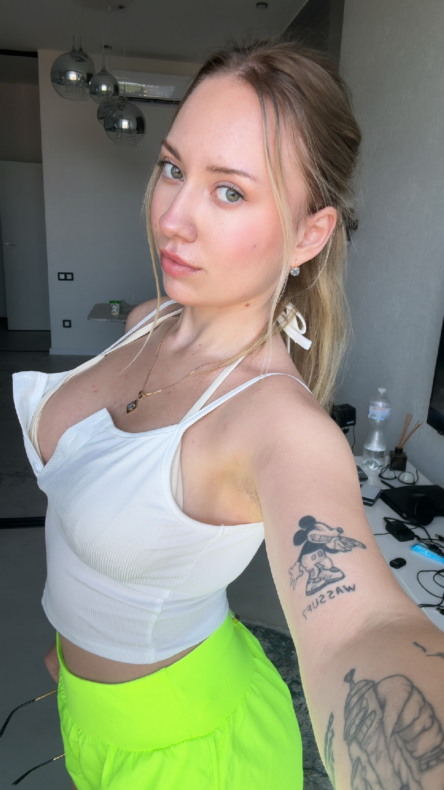 KateV in her underwear in Suwon