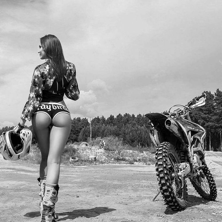 Beautiful girls and motorcycles in Suwon