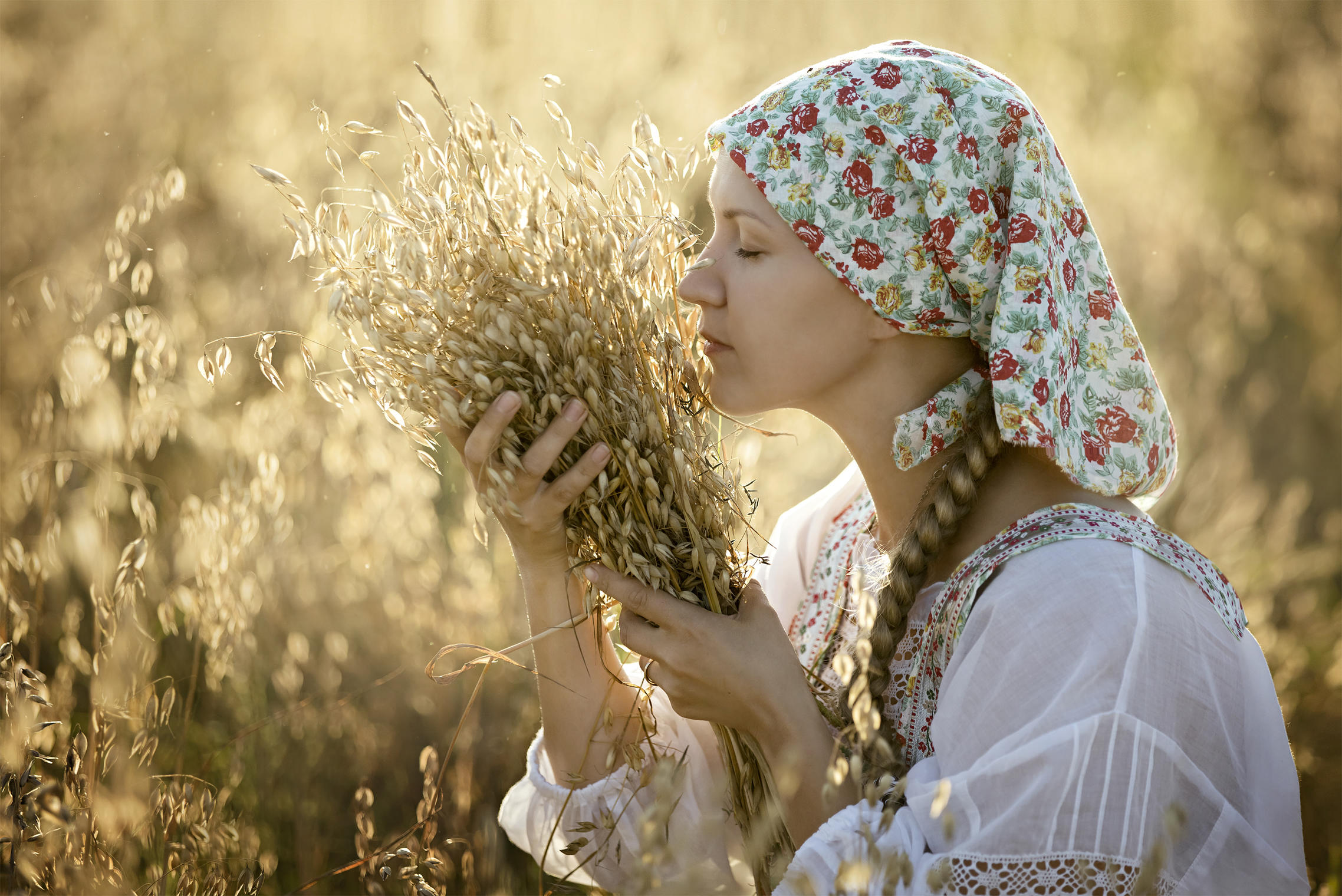 Photo Women in Slavic costumes in Suwon