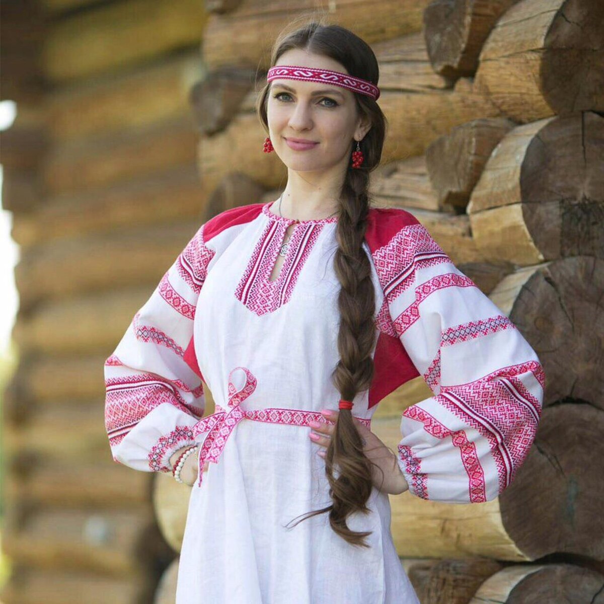 Girls in Slavic costumes in Suwon