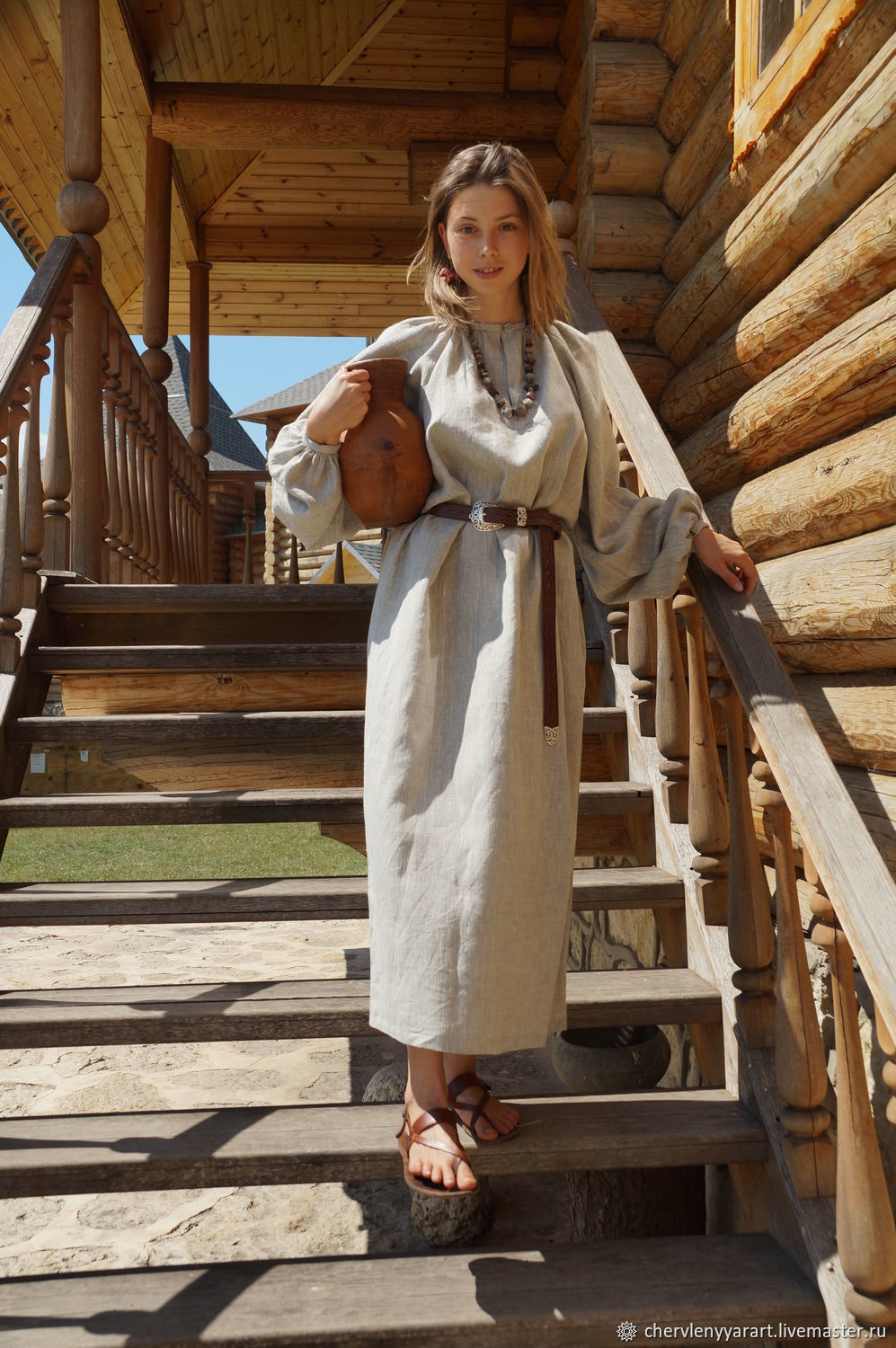 Girls in Slavic costumes in Suwon