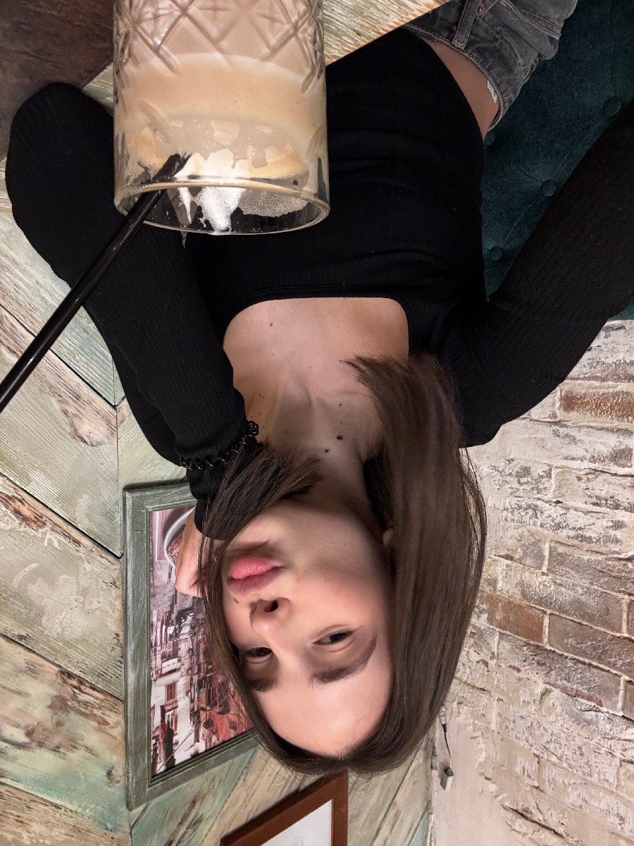 Fresh photos, fresh mood — Tina online in Suwon